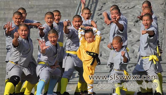 小学员成为集体的一份子