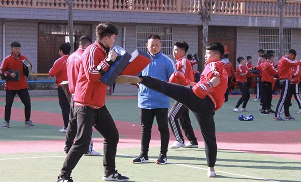 少林寺武术学校学生上课