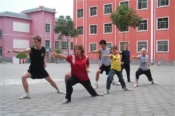 嵩山少林寺文武学校招生和学费