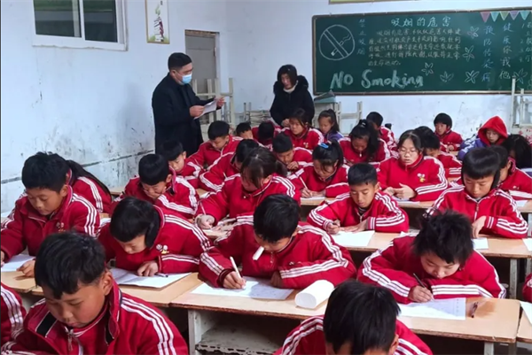 嵩山少林寺武术学校学费多少钱一年?是正规的武术学校吗?