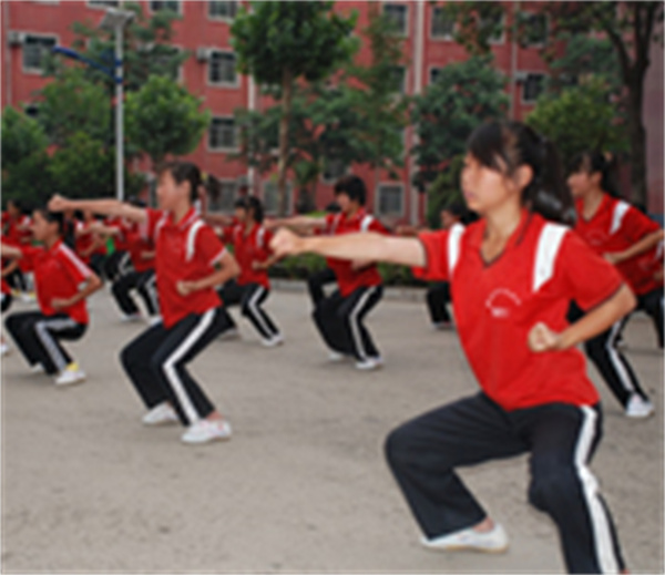 女孩子可以去嵩山少林寺武术学校学习武术吗?